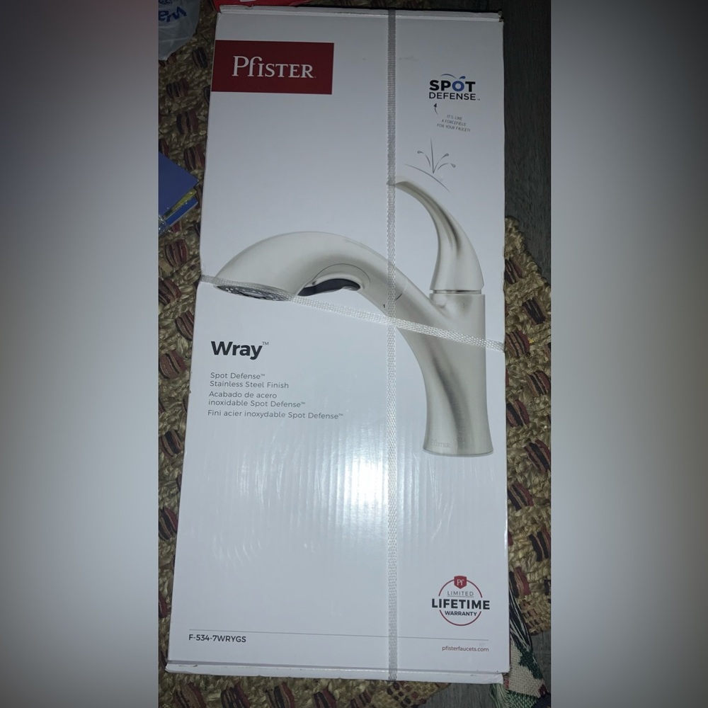 Pfister Wray Single-Handle Spot Defense  Kitchen Faucet NIB MSRP $134.00 NEW